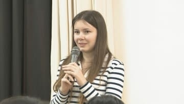 中学生がウクライナ留学生から文化と平和を学ぶ「今ある生活が大切なものと実感」