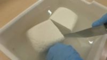 「手作り感満載」　途絶えかけた名産「ささなみ豆腐」作りに挑戦　山口・萩