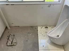 小学校トイレの天井から２.７キロのコンクリート片落下…児童らにけがなし　山口・柳井