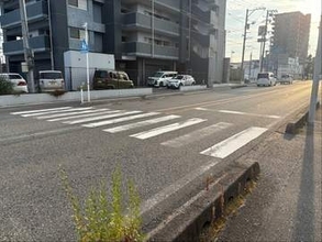 小学生の女の子が軽乗用車にはねられ重傷…運転の女を現行犯逮捕　山口・山陽小野田