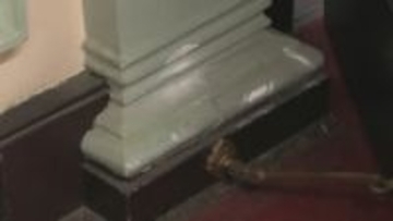 留め金を押しつけたか　山口県政資料館の壁３か所に傷　国の重要文化財に指定の旧県庁舎