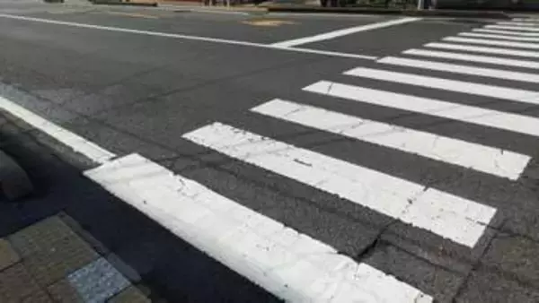 横断歩道で高齢の歩行者はねられ重傷　山口・下関