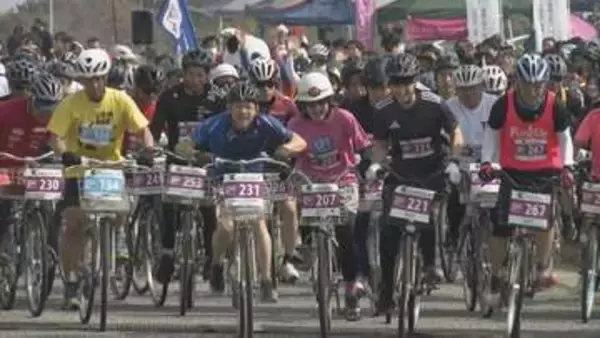 「ママチャリ113チームが駆ける！5時間リレー　山口きらら博記念公園で1000人が爽快ラン」の画像