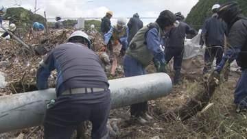 市道沿いに大量の産業廃棄物…約３トンを収集「適切に処理しないと」山口県産業廃棄物協会周南支部がボランティア活動