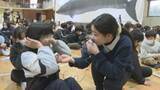 「クジラを身近に感じて　小学校で出前授業　骨伝導機器も体験　山口・宇部」の画像1
