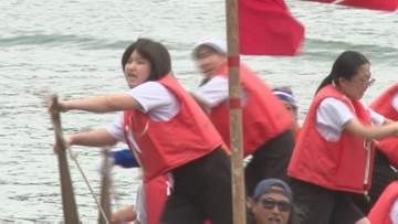 伝統の“和船競漕大会”小・中学生がろをこぎ進む「卒業したあとも続けていってほしい」