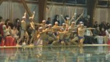 男性だけのシンクロ演技…ABUウォーターボーイズ　一夜限りの復活公演にファン700人歓声　山口・阿武
