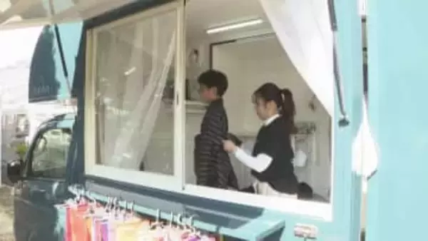 「初めて着た」移動式「ドレッサートラック」登場　子どもたちが浴衣の着付け体験