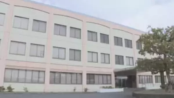 「逃走しようと思った」裁判後に手錠をかけようとしていた刑務官を殴ってけがを負わせるなどの疑いで被告人を送検　山口県