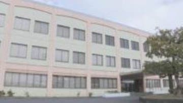 「逃走しようと思った」裁判後に手錠をかけようとしていた刑務官を殴ってけがを負わせるなどの疑いで被告人を送検　山口県