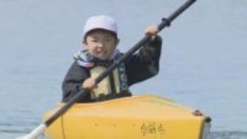 ふるさとの湖にこぎ出る　児童がカヌー体験　山口・宇部