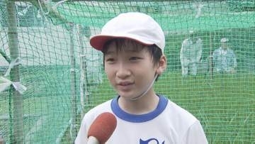 児童が“防鳥ネット”を田んぼに「ちょっと難しかった」米づくりの大変さ学ぶ