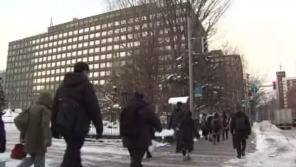 ブルッ！気持ち新たにするも“しばれる”仕事始め…最大9連休の年末年始が終了”氷点下7度”の厳しい寒さで2026年が本格始動―街に活気戻る〈北海道札幌市〉