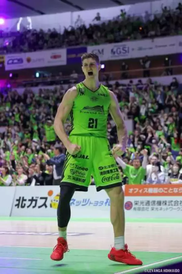 【レバンガ北海道】富永3ポイント＆ハーラー劇的ダンクで群馬を制す　前日40点差大敗から「ファンのために勝てた」