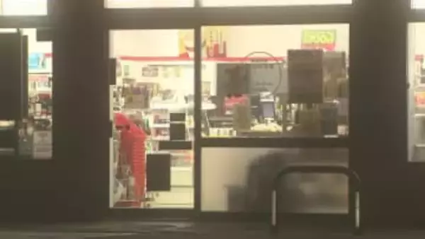 【13万円＆たばこ1箱盗んだか】銃刀法違反で逮捕の男を“強盗容疑で再逮捕”―「金を出せ」コンビニで包丁突きつけ脅す→40分後に駅前で包丁所持で現行犯逮捕＜北海道深川市＞