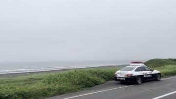 【稚内沖ナマコ密漁事件】転覆したゴムボートに同乗_自力で泳ぎ着いた40歳の男を新たに逮捕…共謀の6人とナマコ密漁した疑い_ほかにも逃走した関係者がいるとみて捜査続く〈北海道稚内市〉