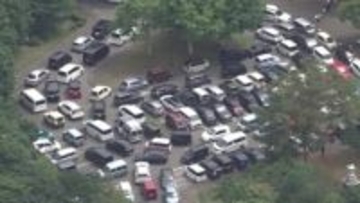 【真冬の夜の避難どうする】津波警報で約4万2000人に避難指示…避難所へ向かう車の列で“渋滞”発生「いつでもどこでも寝られる」＿「寒くなると徒歩はちょっと厳しい」断念する人も〈北海道〉