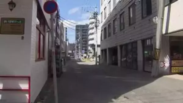 【ススキノ路上で強盗未遂】自称22歳男を逮捕～60代男性の腰蹴るなど暴行「財布、免許証全部出せ」と脅迫→男性が逃げて通報…駆け付けた警察官が男発見し逮捕〈北海道札幌市〉