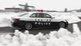 「【パトカーがサーキットを疾走】レーシングドライバーが警察官に運転を直接指導＿緊急時の追跡・加速の仕方など「プロの技術」で交通取り締まりを訓練〈北海道更別村〉」の画像1