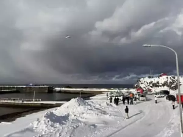 乗組員か？1人の遺体を収容＿消息途絶えた4人乗り漁船の捜索で帰港予定の港から北東に約4キロの海岸線…消波ブロック付近で発見＿海上保安部などで身元の確認進める（北海道せたな町）