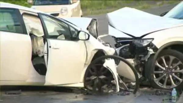 外国人運転とみられるレンタカーが車線はみ出しか…連休最終日の観光ルートで正面衝突…男女6人が重軽傷・ドクターヘリなどで病院搬送＜北海道富良野市＞