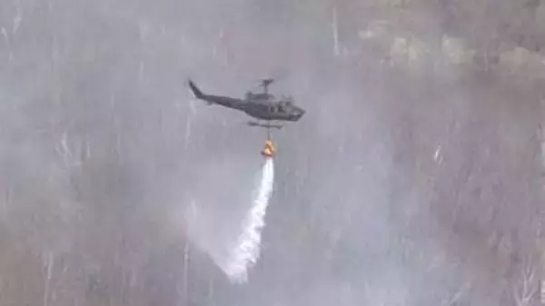 【林野火災の消火活動続く】発生から24時間経過も鎮火せず…一夜明けて自衛隊ヘリによる消火活動開始“80ヘクタール焼失”火元とみられる住宅1棟が全焼―住人2人ケガ〈北海道池田町〉