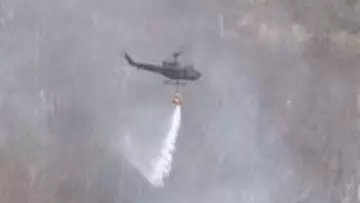 【林野火災の消火活動続く】発生から24時間経過も鎮火せず…一夜明けて自衛隊ヘリによる消火活動開始“80ヘクタール焼失”火元とみられる住宅1棟が全焼―住人2人ケガ〈北海道池田町〉