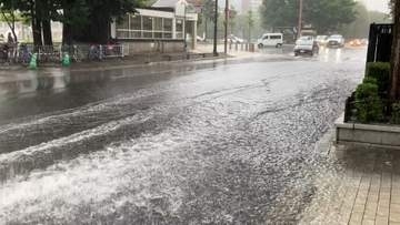 【道央・道南で局地的大雨】低い土地の浸水や河川氾濫に警戒を～26日正午までの24時間雨量は多いところで60ミリと予想…JR特急など15本運休→札幌市民も「びちゃびちゃで大変」〈北海道〉
