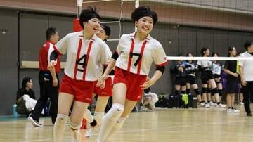 【中学バレー女子】フルセットの激戦を制した札幌大谷中が8大会連続16度目の優勝　春の選抜大会王者・HOPESに勝利「前回負けた悔しさを晴らすために、今まで練習してきた」