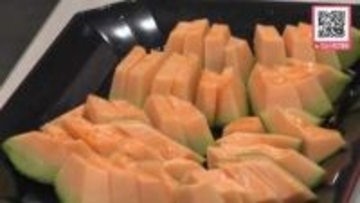 追分アサヒメロン初競り活況 5玉50万円で落札 北海道の夏の味覚が出荷開始
