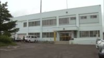 走行中の乗用車の"右後輪"からタイヤ脱落＿100メートルほど転がり路肩に落ちてケガ人はなし＿10月に冬タイヤに交換したばかり〈北海道美幌町〉