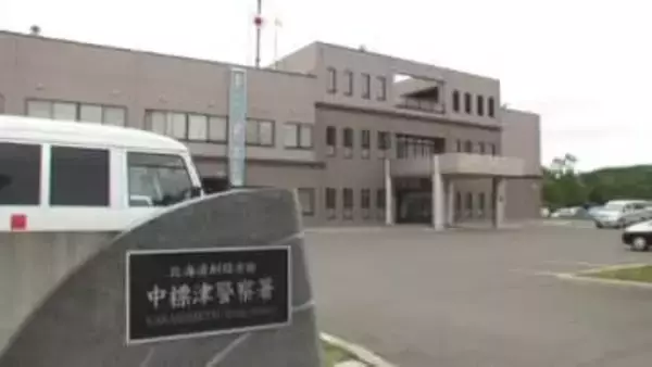 【なぜ】専門学校の学生寮に44歳の男が侵入_部屋では男子学生が寝ていたがケガなし＿男は靴を脱いで侵入していた〈北海道中標津町〉