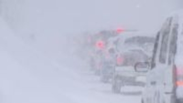 【1月で最も雪が降った日】札幌では50cmを超える大雪に 視界も道幅もなくなるほどの降雪 札幌市は除雪のために緊急で会議 今後の局地的大雪にも警戒を 北海道