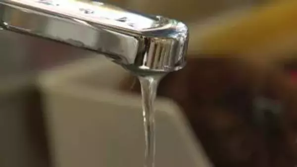 【夏の断水への備え】「洗濯も風呂にも入れない」ほぼ全世帯約1万3000戸に影響…高齢者が感じた不便「水の袋を持つのが大変」＿いざという時に“家庭用タンク”や非常用トイレ＆ラップも確認を〈北海道根室市〉