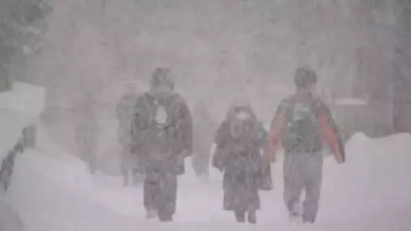 【札幌の除排雪がピンチ】「玄関開けて絶望」連日のドカ雪で市民悲鳴…“排雪費の高騰”や除雪オペレーター“高齢化”など課題は山積み―制度見直し＆自動除雪ロボットは豪雪都市の救世主となるか＜北海道＞