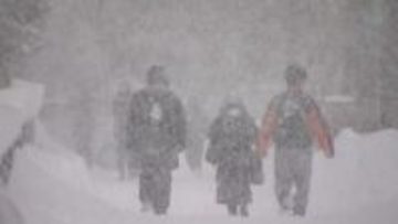 【札幌の除排雪がピンチ】「玄関開けて絶望」連日のドカ雪で市民悲鳴…“排雪費の高騰”や除雪オペレーター“高齢化”など課題は山積み―制度見直し＆自動除雪ロボットは豪雪都市の救世主となるか＜北海道＞