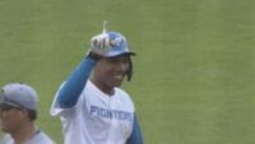 【ファイターズ】ドラ２ルーキーのエドポロ・ケイン　「ビックリしました」初実戦で４番・センター！２安打の活躍　新庄監督も「面白い」と大絶賛！