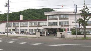 コンビニでコーヒー1本盗んだ男が逃走＿確保しようとした客の胸を殴打か…事後強盗の疑いで45歳の男を逮捕〈北海道札幌市〉