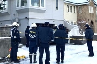 車両の下敷きに…80代夫が運転する車にはねられ80代妻が意識不明の重体「バックして、音がしたけど、何だろうと思ったままバックしてしまった」買い物に出かける直前の事故＜北海道札幌市厚別区＞