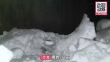 【屋根の雪下ろし中に転落か】雪の上に倒れている男性…頭から出血し病院に搬送〈現場近くの住民がアパートの雪下ろし作業の姿を目撃〉北海道深川市