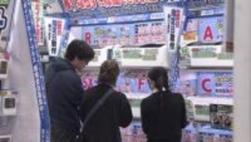 【今年買い替えるべき？】エアコン『2027年問題』で価格大幅上昇か…駆け込み需要で家電量販店は「客足は体感で1.5～2倍アップ」我が家のエアコン、買い替えのタイミングはいつ？〈北海道〉