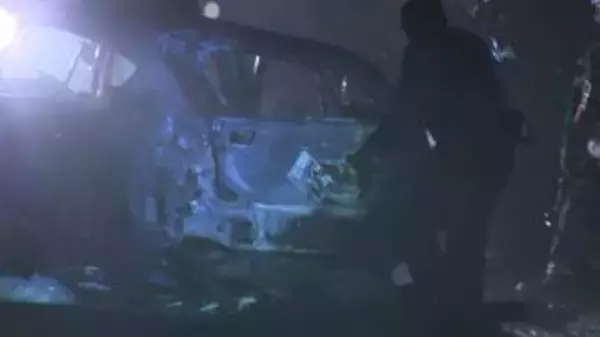 【乗用車の男女2人死亡】トレーラーと正面衝突で全焼～乗用車運転の男性と後部座席の女性死亡…同乗の女児は重傷＿どちらかが対向車線にはみ出したか〈北海道苫小牧市〉