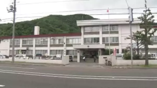 地下鉄で駅員の首を絞める＿60歳の無職男を逮捕＿酒に酔った状態で精算トラブルか＜北海道・札幌市＞
