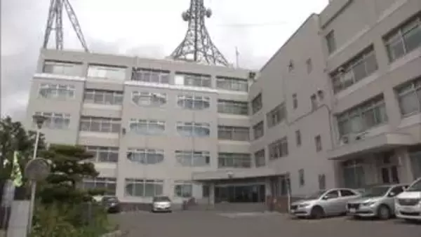 コンビニで店員の腹を蹴った疑い＿42歳の無職男を逮捕＿商品の支払いめぐりトラブルか〈北海道函館市〉