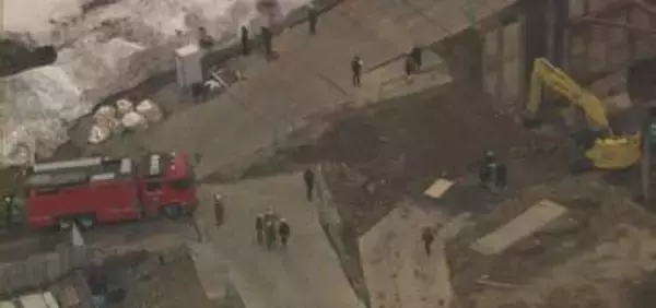 【最新映像あり】「男性が重量物の下敷きに」下敷きとなった男性が搬送先の病院で死亡_ホテルの新築工事現場で基礎工事中に土砂などが崩落か〈北海道倶知安町〉