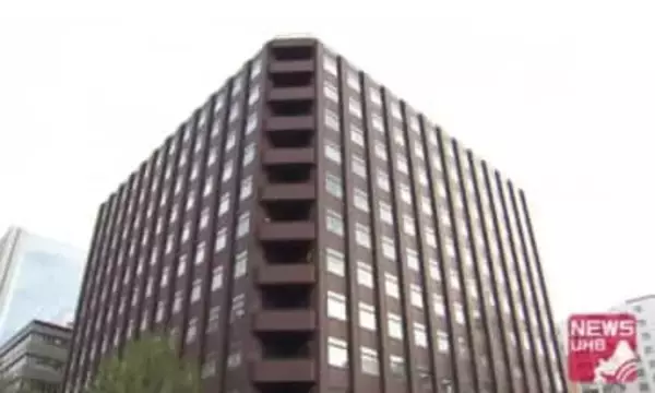 4～5時間の大量飲酒で泥酔し他人の家に侵入…特別支援学校の男性教師2人をそれぞれ「減給1か月」と「戒告」処分に…「信用傷つける行為だった」「自他の生命に関わる危険行為だった」と反省＜北海道教育委員会＞