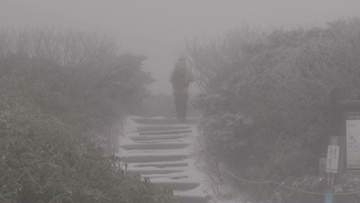 【大雪山系に冬の便り】去年より1週間早く旭岳で“初冠雪”『大雪山系旭岳ロープウェイ姿見駅前』は猛吹雪で「視界ほとんどなし」黒岳では初雪…11日遅い観測も5～10センチの積雪に〈北海道〉