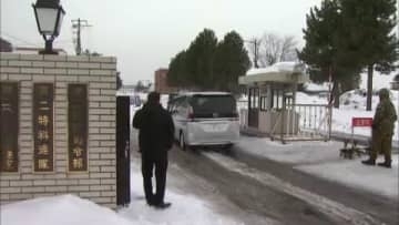 「後輩隊員の態度に立腹した」53歳ベテラン隊員が戦闘用ヘルメット『鉄帽』で後輩の頭を殴る…停職1か月の懲戒処分に〈北海道旭川市〉