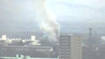 【速報】「タンスから火が出た」住人から119番通報_北海道千歳市の住宅から出火_立ち上る煙_現在も延焼中〈北海道千歳市〉