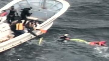 【緊迫の救助映像】無人島でダイビング中、行方不明になった9人全員を無事救出→命に別条なし…波浪注意報発令中の海で海上保安庁と漁船、道警ヘリが連携し命繋ぐ〈北海道稚内市トドウォッチング〉